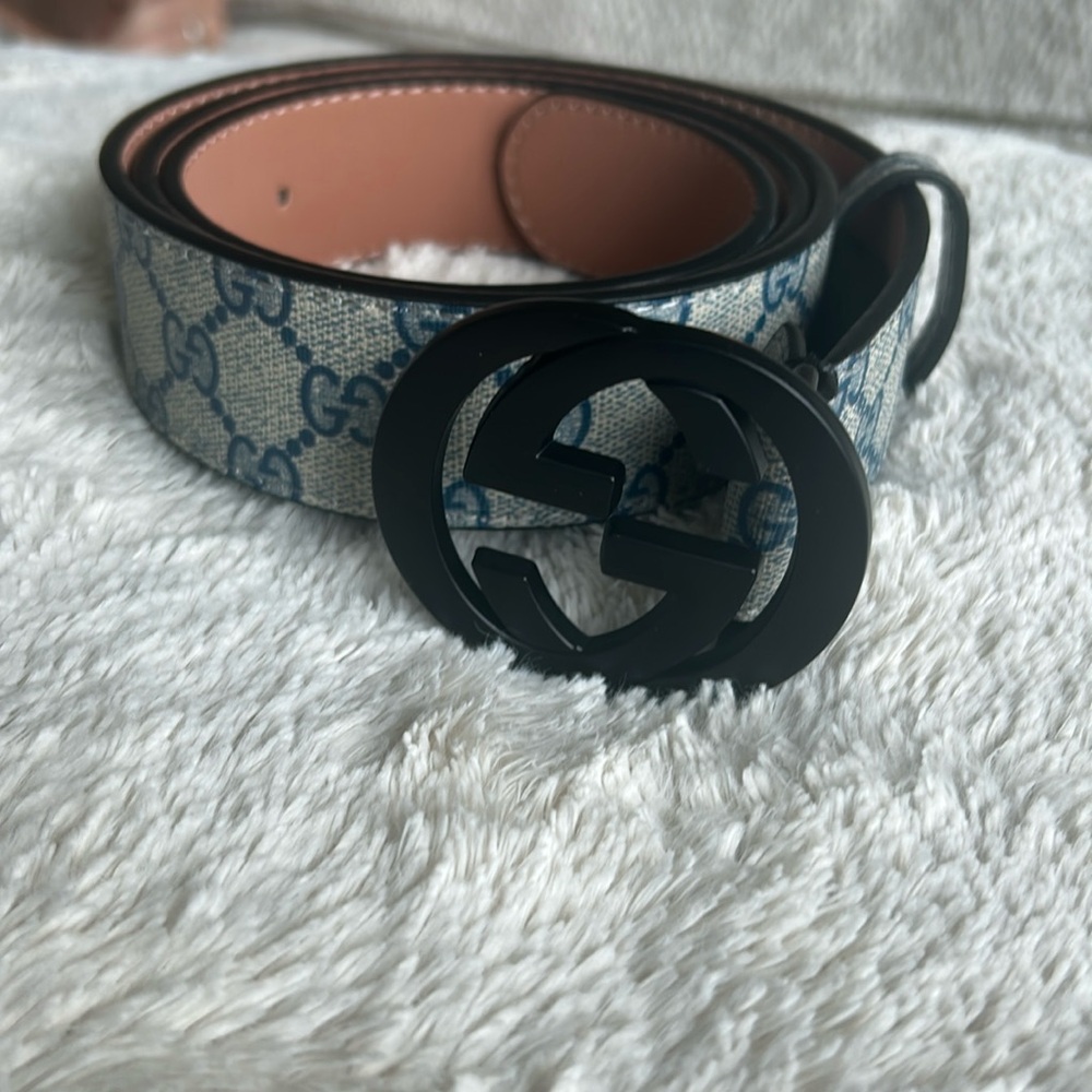 Gucci black Matte buckle belt size 44 color blue/cream‎